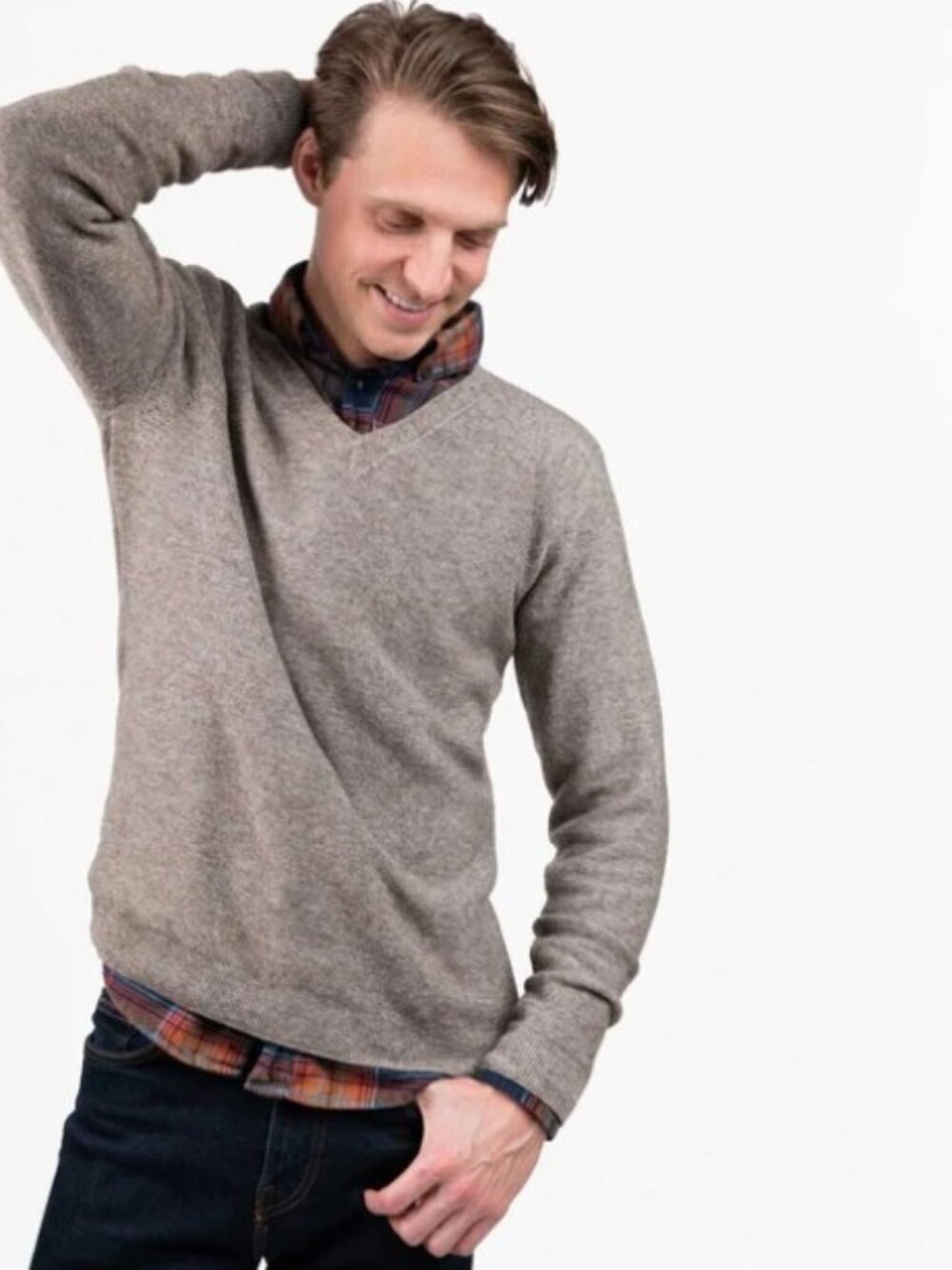 NWT Oliver Charles XL V neck all season sweater in tan